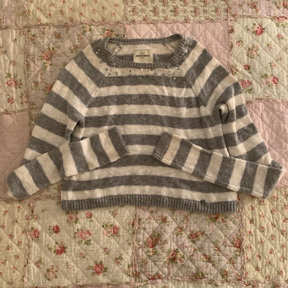 Vintage Abercrombie Kids grey and white striped sweater